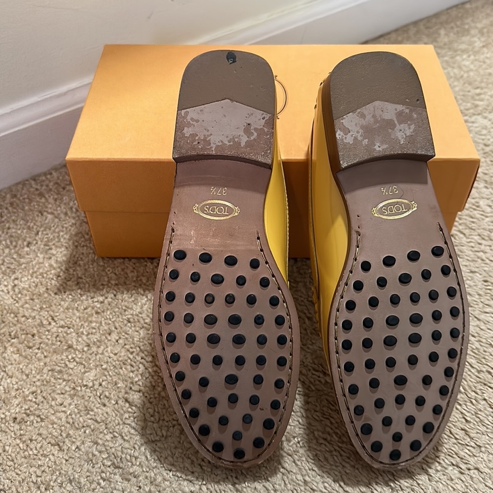 Tods standout Womens 37 1/2 patent leather loafer - Picture 9 of 11